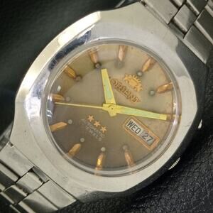 Vintage 1975 Ricoh Automatic Mens Silver Watch W/daydate & Gold accents